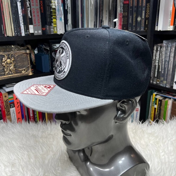 ONE PUNCH MAN ANTI-DISASTER SNAPBACK HAT "NWT"  HERO ASSOCIATION - Picture 2 of 5